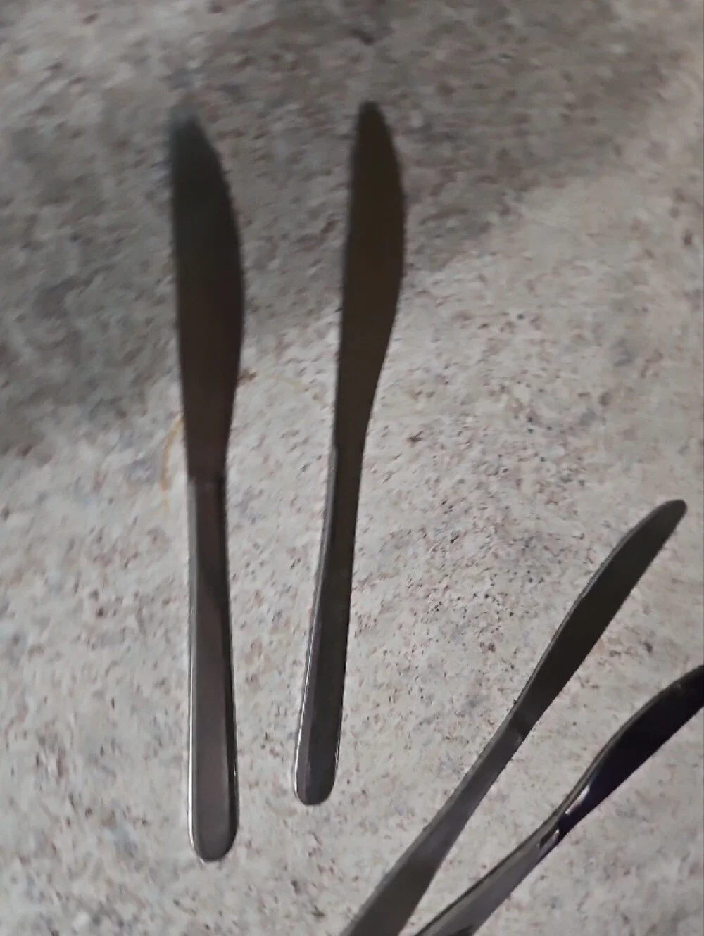 *preowned*  Stainless Steel Dinner Butter Knives - Set of 4